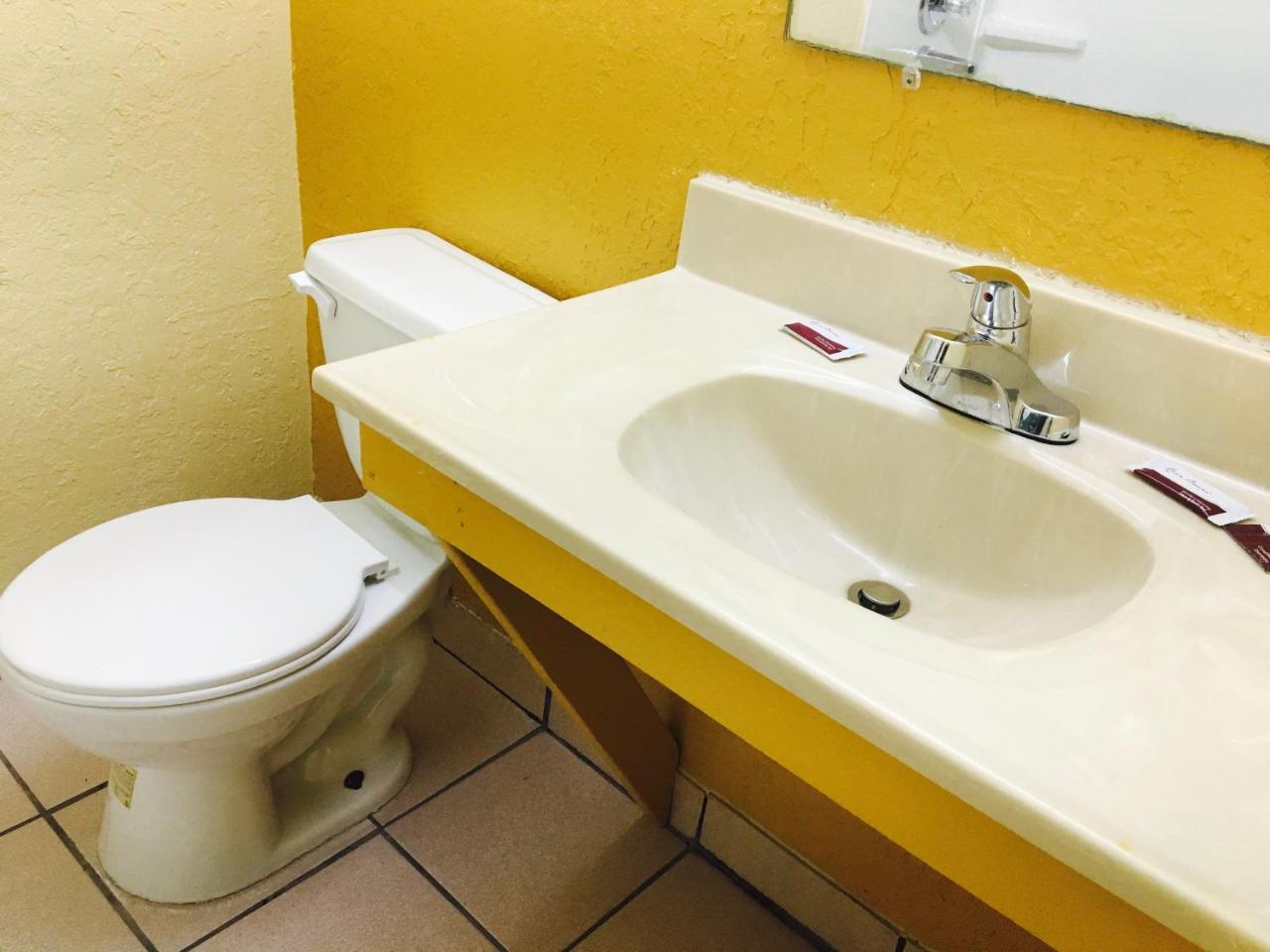 Relax Inn Lawton Zewnętrze zdjęcie